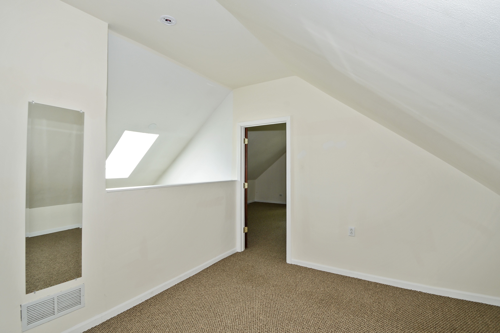 1938 W Melrose Street Unit: 3