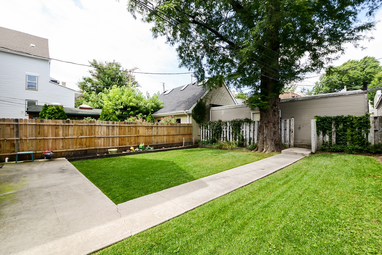 1938 W Melrose Street Unit: 3