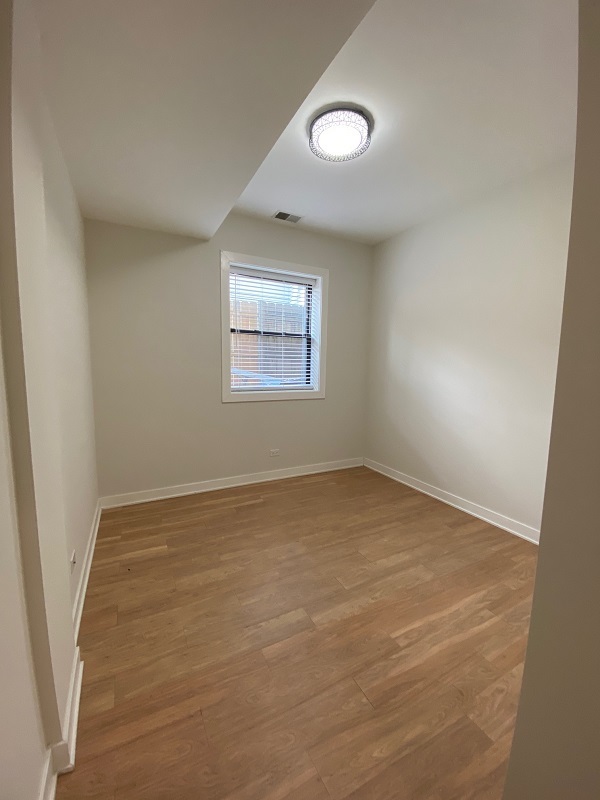 3138 N Seminary Avenue Unit: GDB
