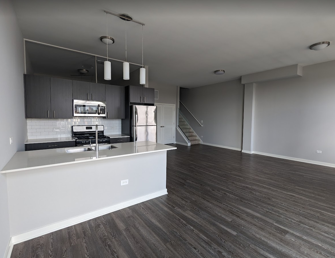1545 W North Avenue Unit: 404
