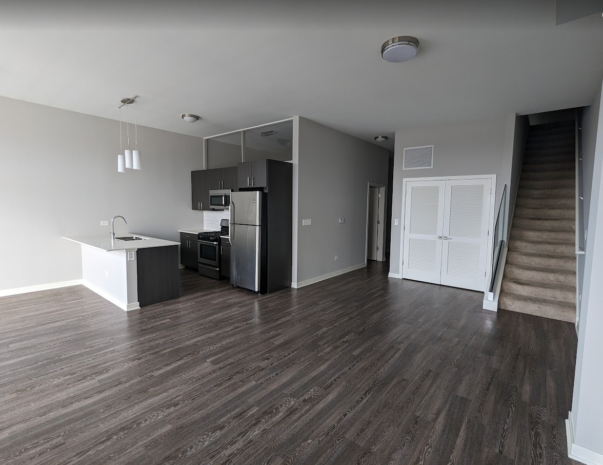 1545 W North Avenue Unit: 404