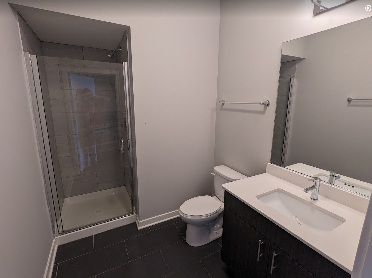 1545 W North Avenue Unit: 404