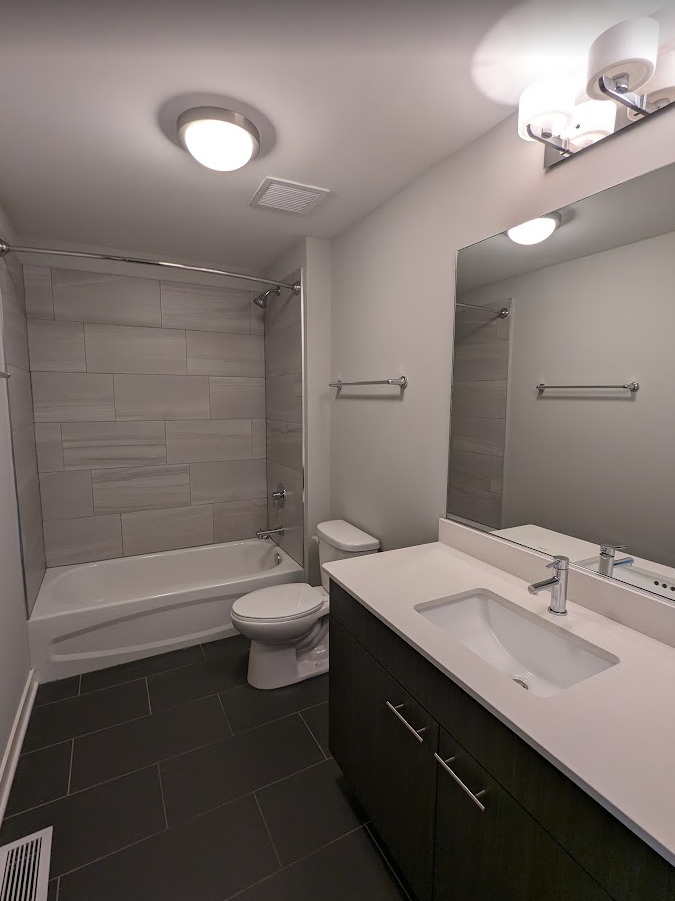 1545 W North Avenue Unit: 404