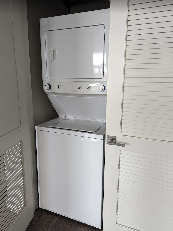 1545 W North Avenue Unit: 404