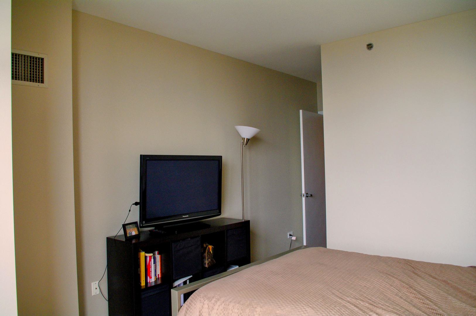 210 S Desplaines Street Unit: 2109