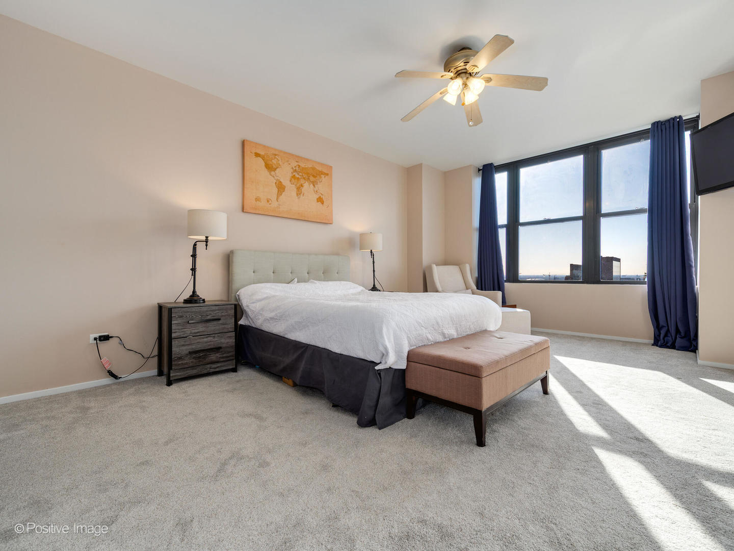 330 N JEFFERSON Street Unit: 2305