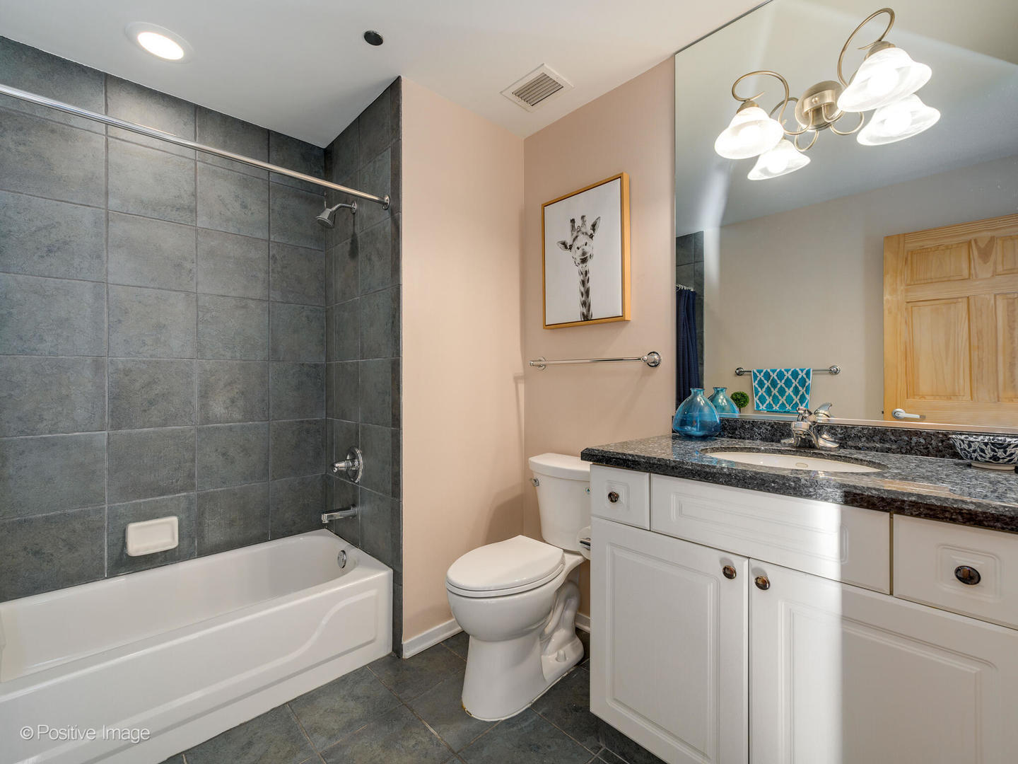 330 N JEFFERSON Street Unit: 2305