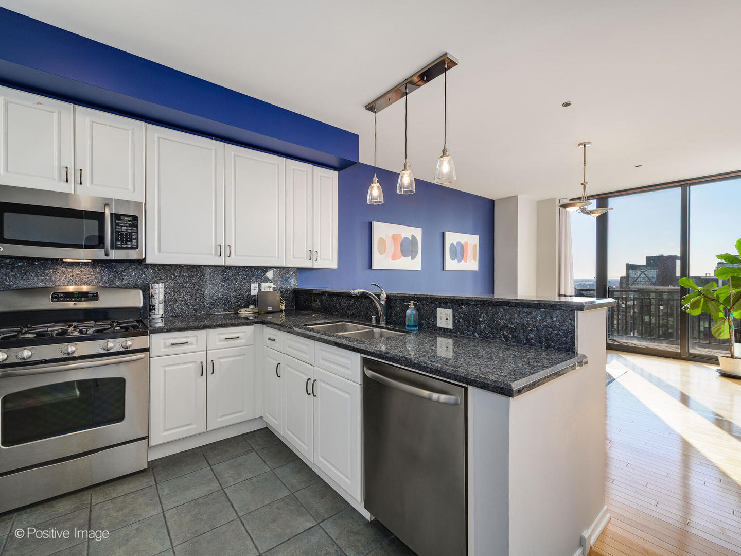 330 N JEFFERSON Street Unit: 2305