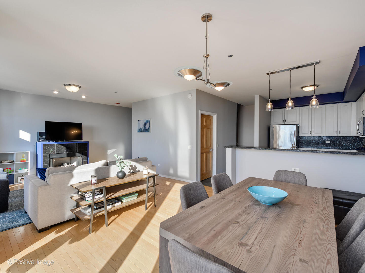 330 N JEFFERSON Street Unit: 2305