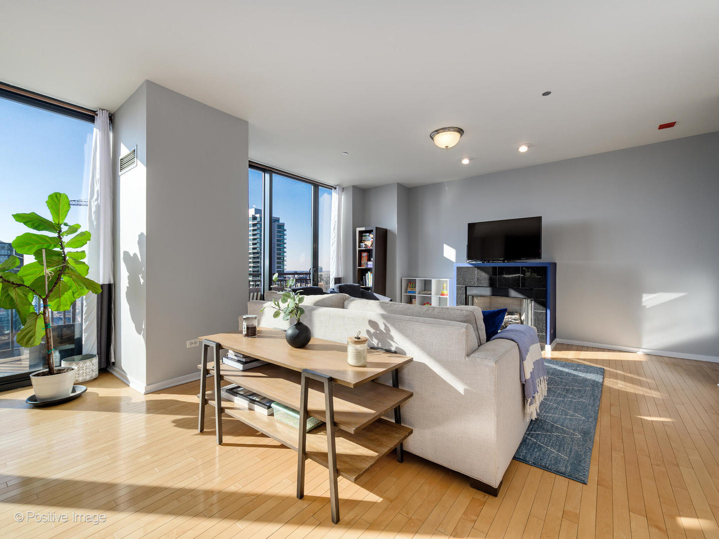 330 N JEFFERSON Street Unit: 2305