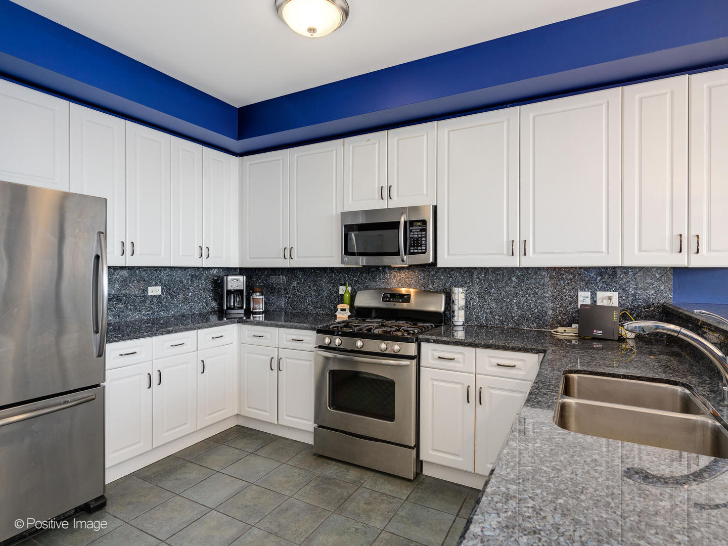 330 N JEFFERSON Street Unit: 2305