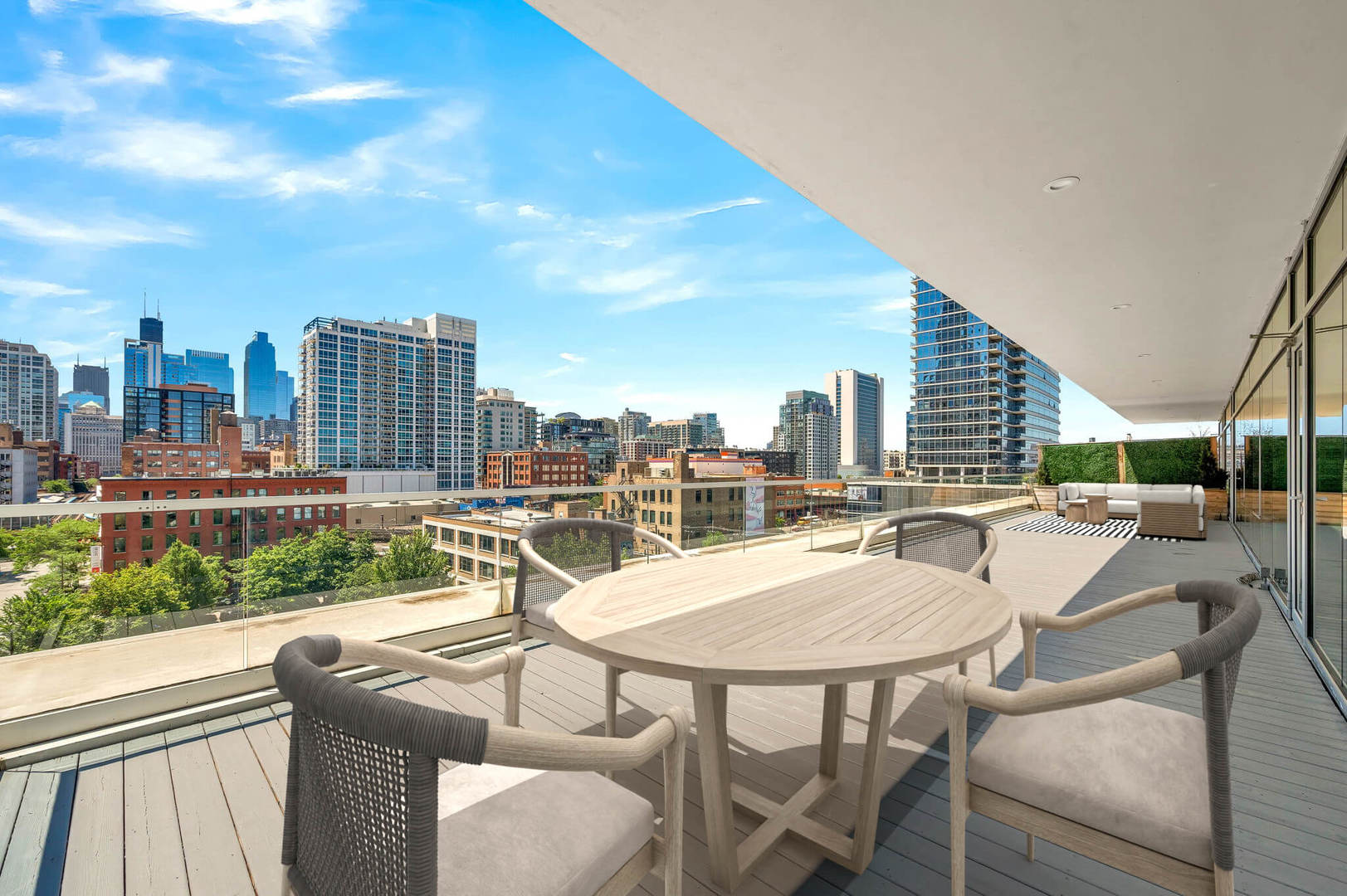 858 N Franklin Street Unit: 602
