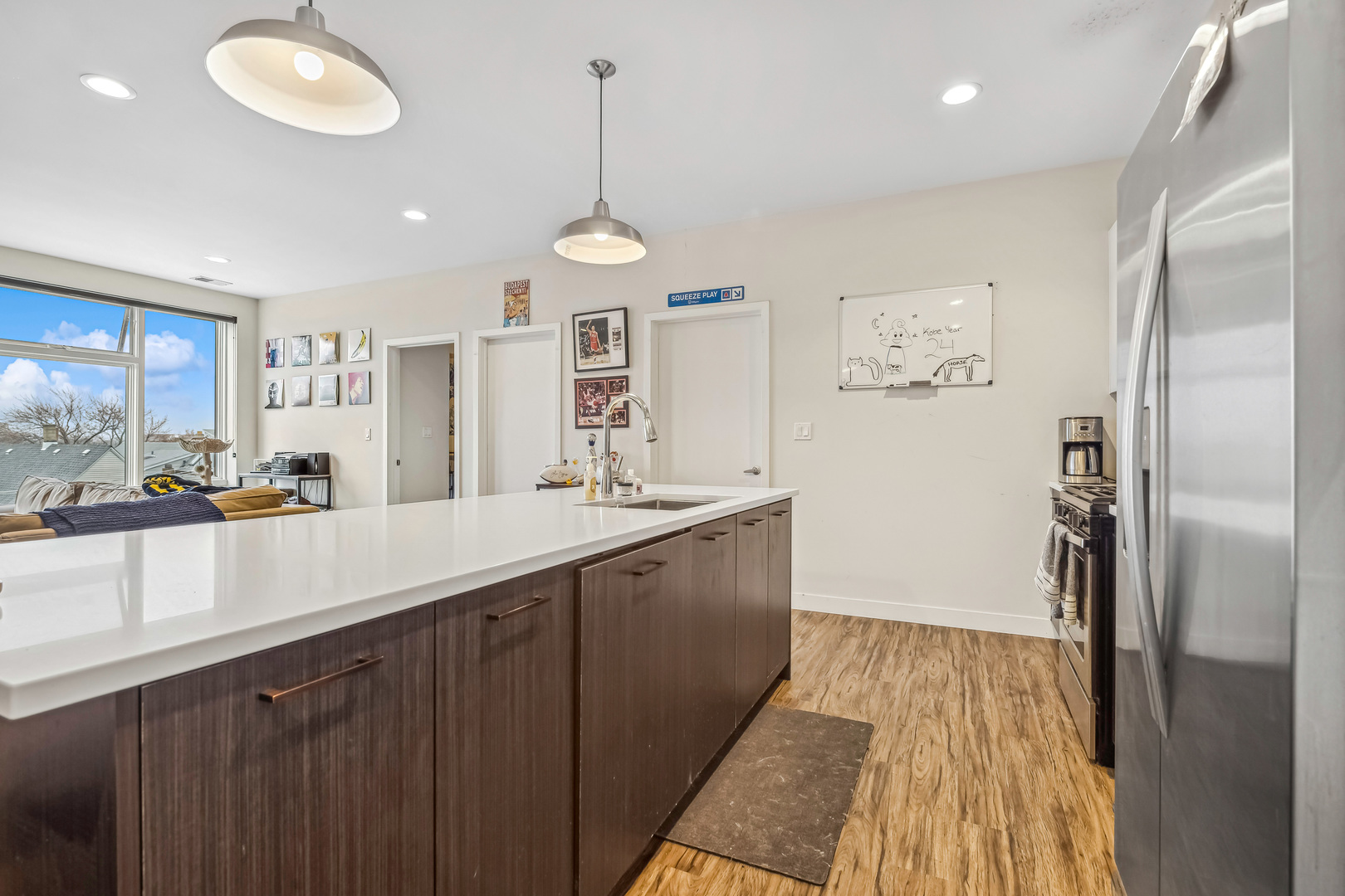 1045 W Cornelia Avenue Unit: 502