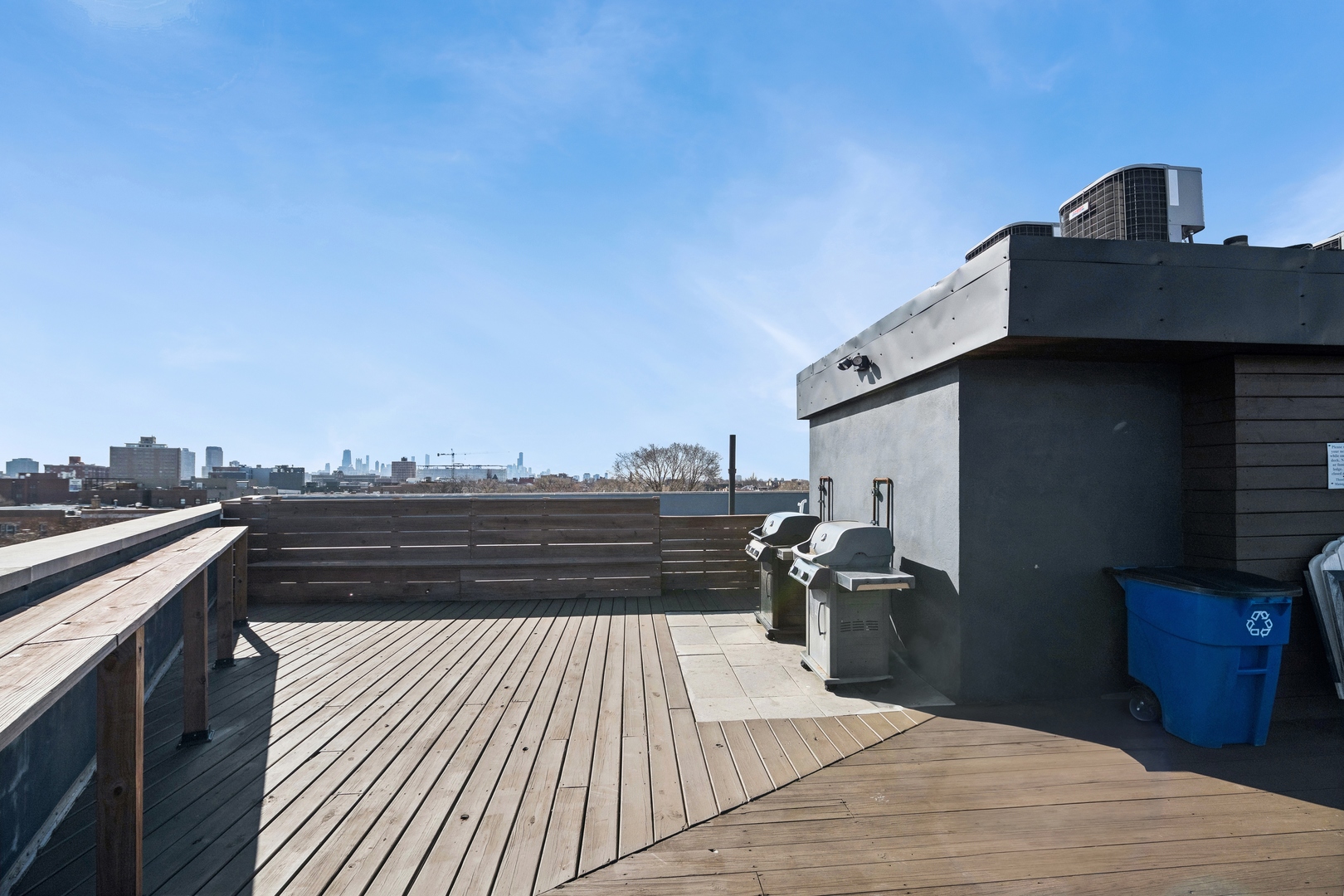 1045 W Cornelia Avenue Unit: 502