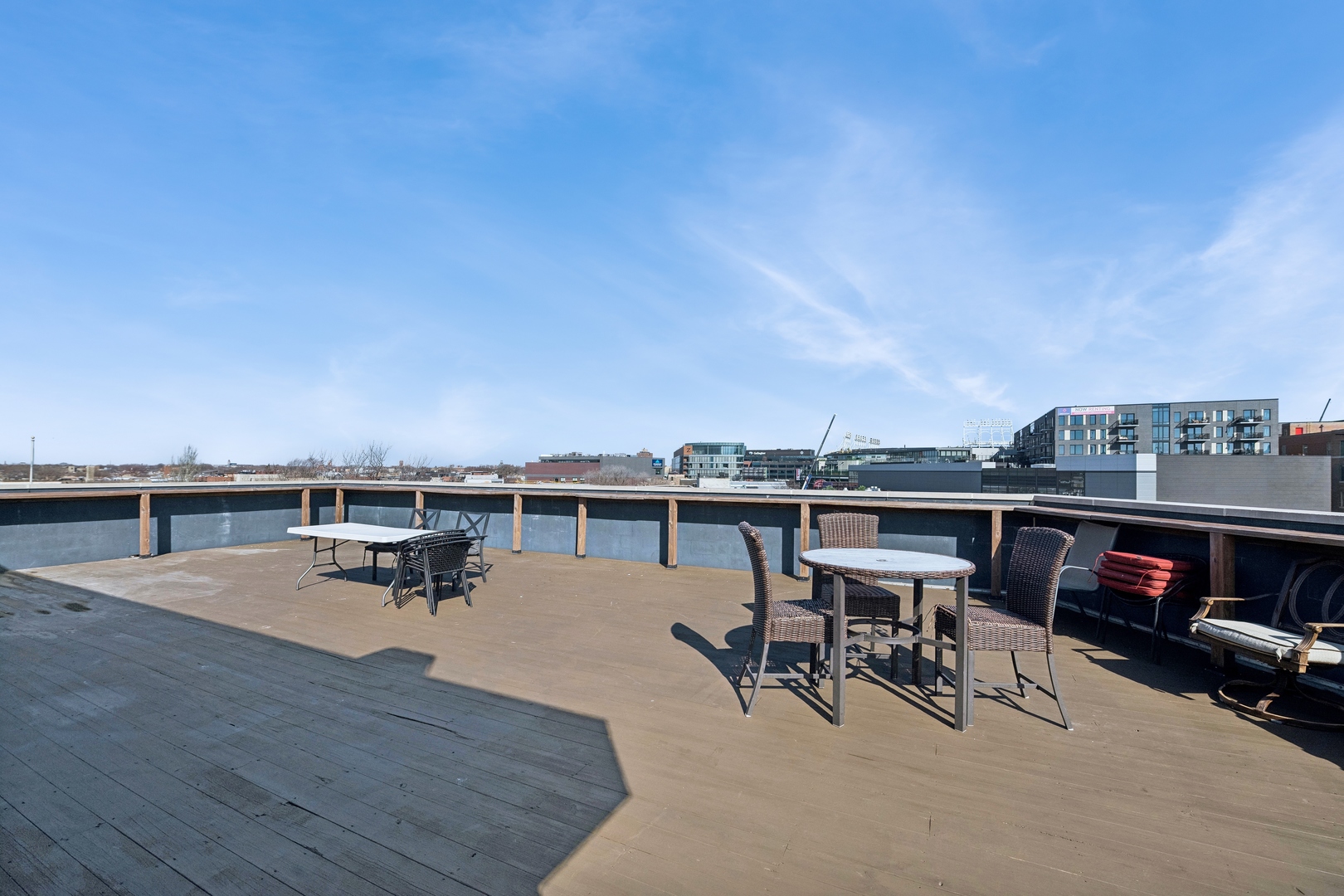 1045 W Cornelia Avenue Unit: 502