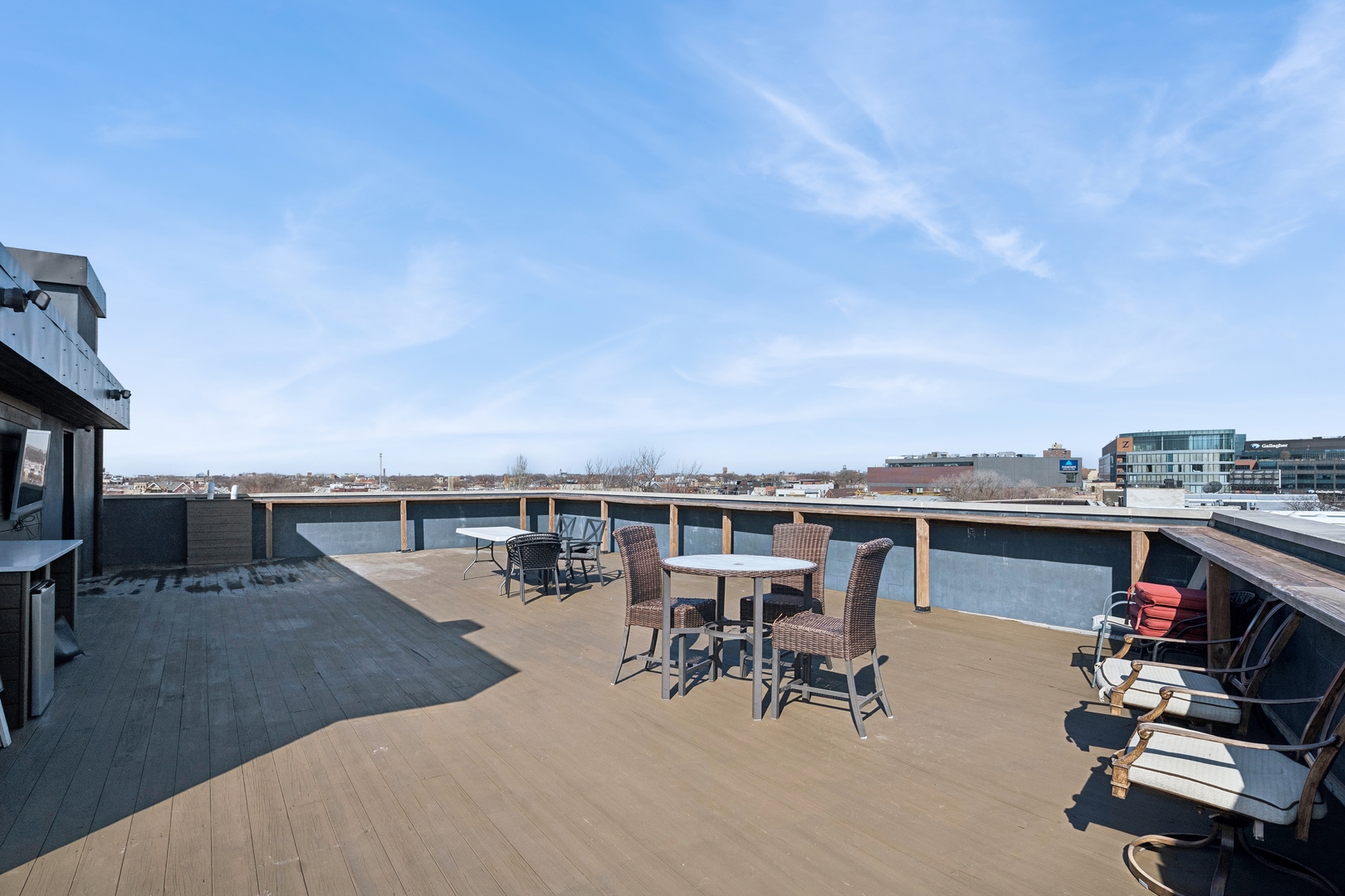 1045 W Cornelia Avenue Unit: 502