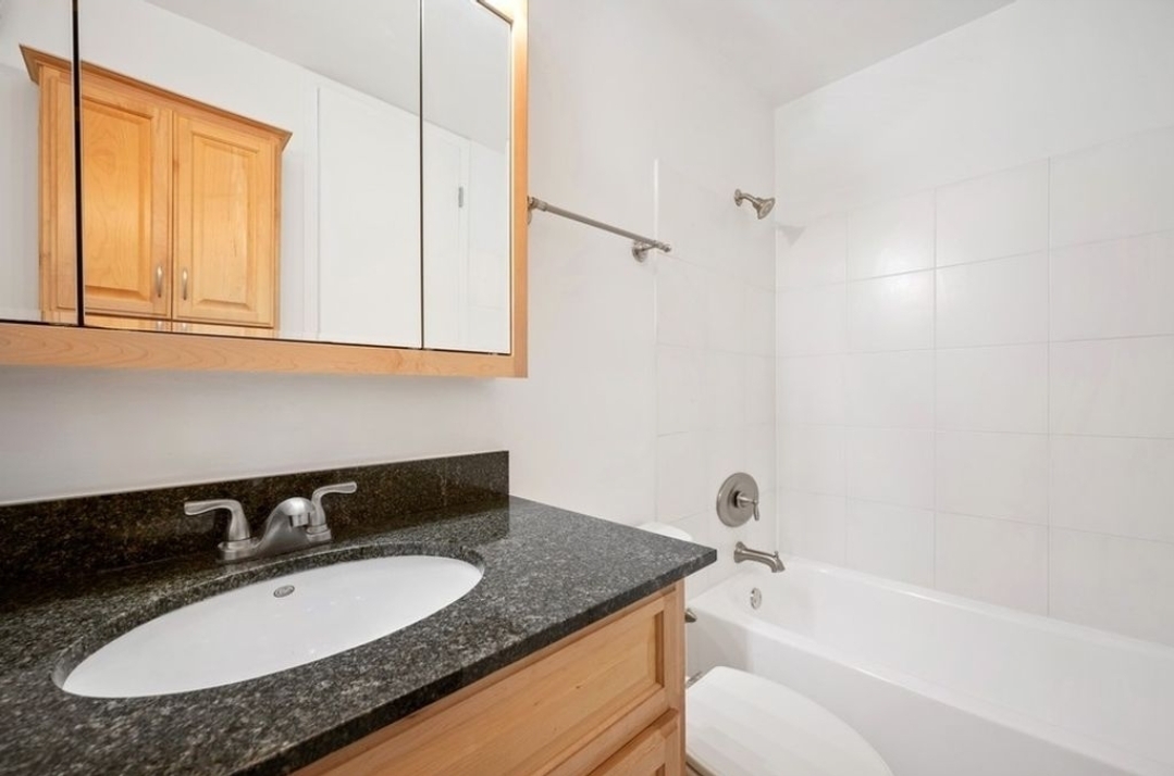 1660 N LaSalle Drive Unit: 1304