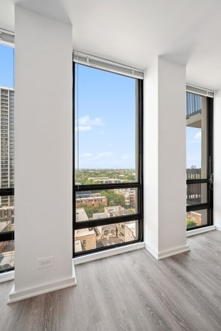 1660 N LaSalle Drive Unit: 1304