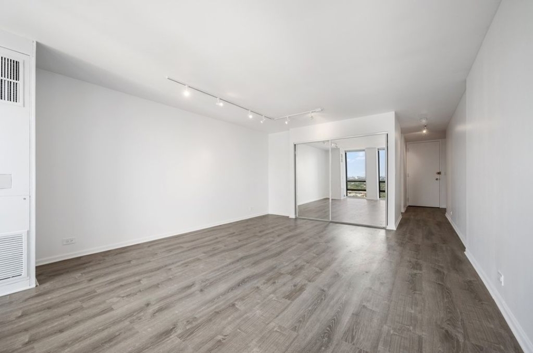 1660 N LaSalle Drive Unit: 1304