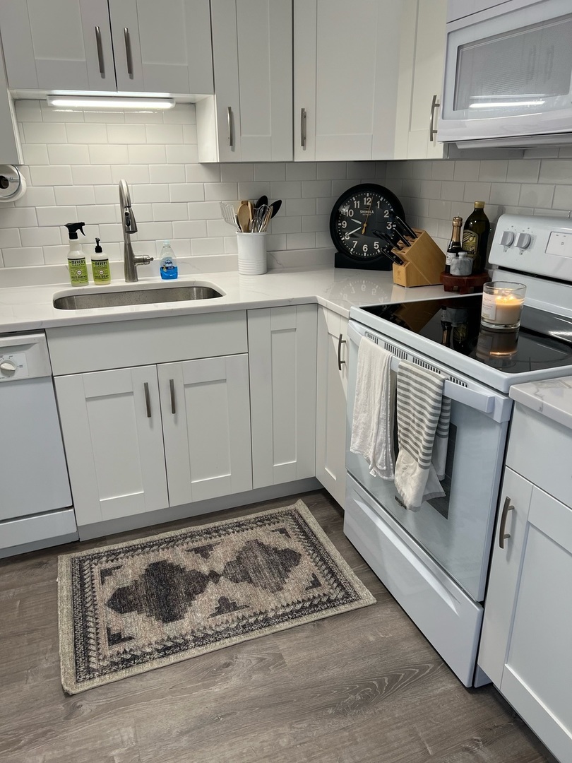1660 N LaSalle Drive Unit: 1304