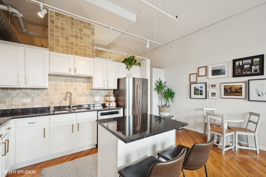 500 S Clinton Street Unit: 426