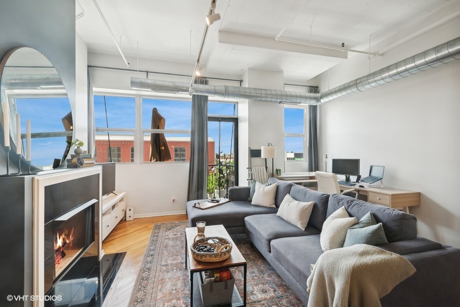 500 S Clinton Street Unit: 426