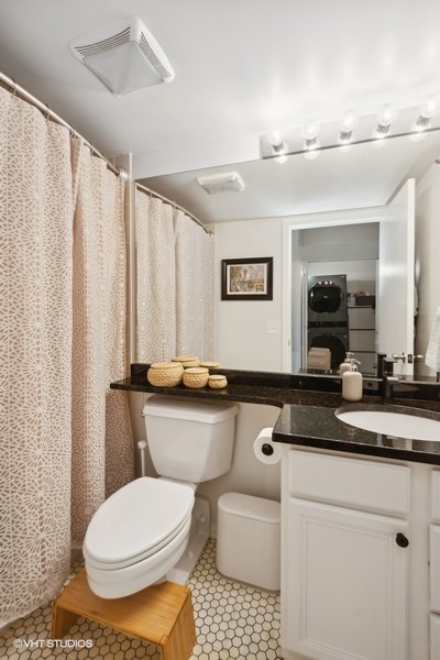 500 S Clinton Street Unit: 426