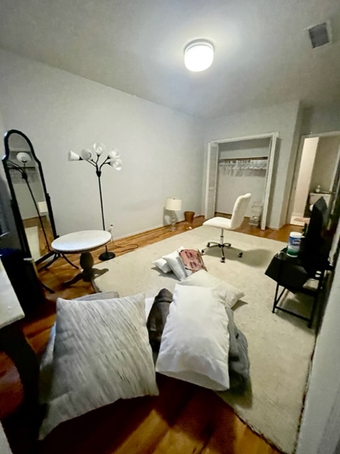 2835 N Racine Avenue Unit: 2F