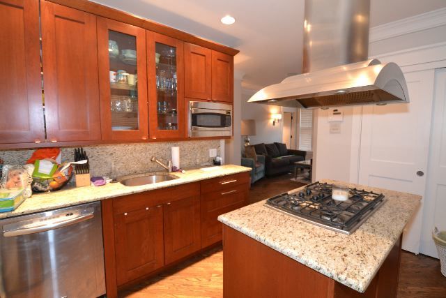 1406 W Cornelia Avenue Unit: 2