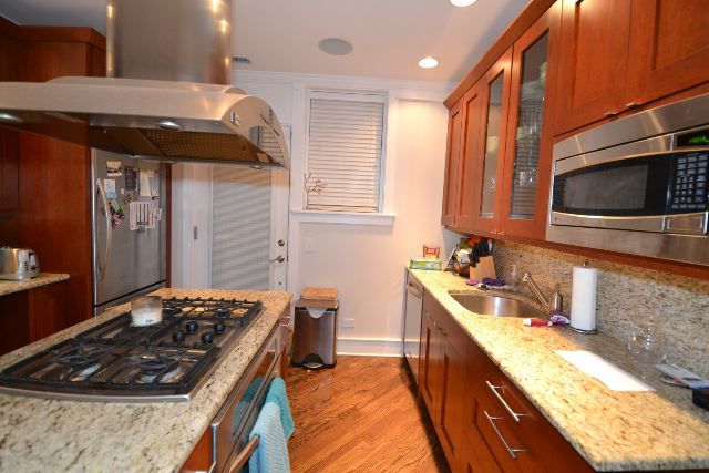 1406 W Cornelia Avenue Unit: 2