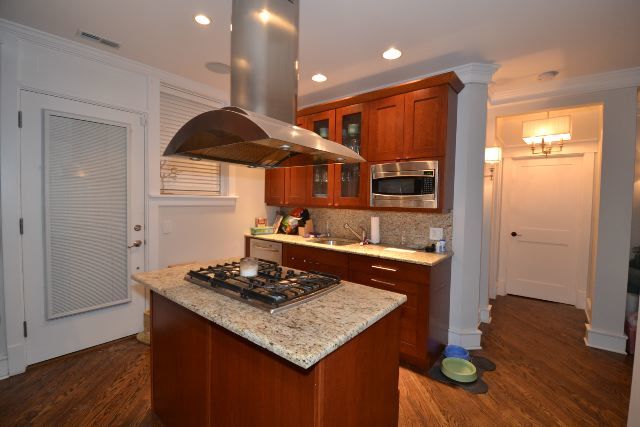 1406 W Cornelia Avenue Unit: 2