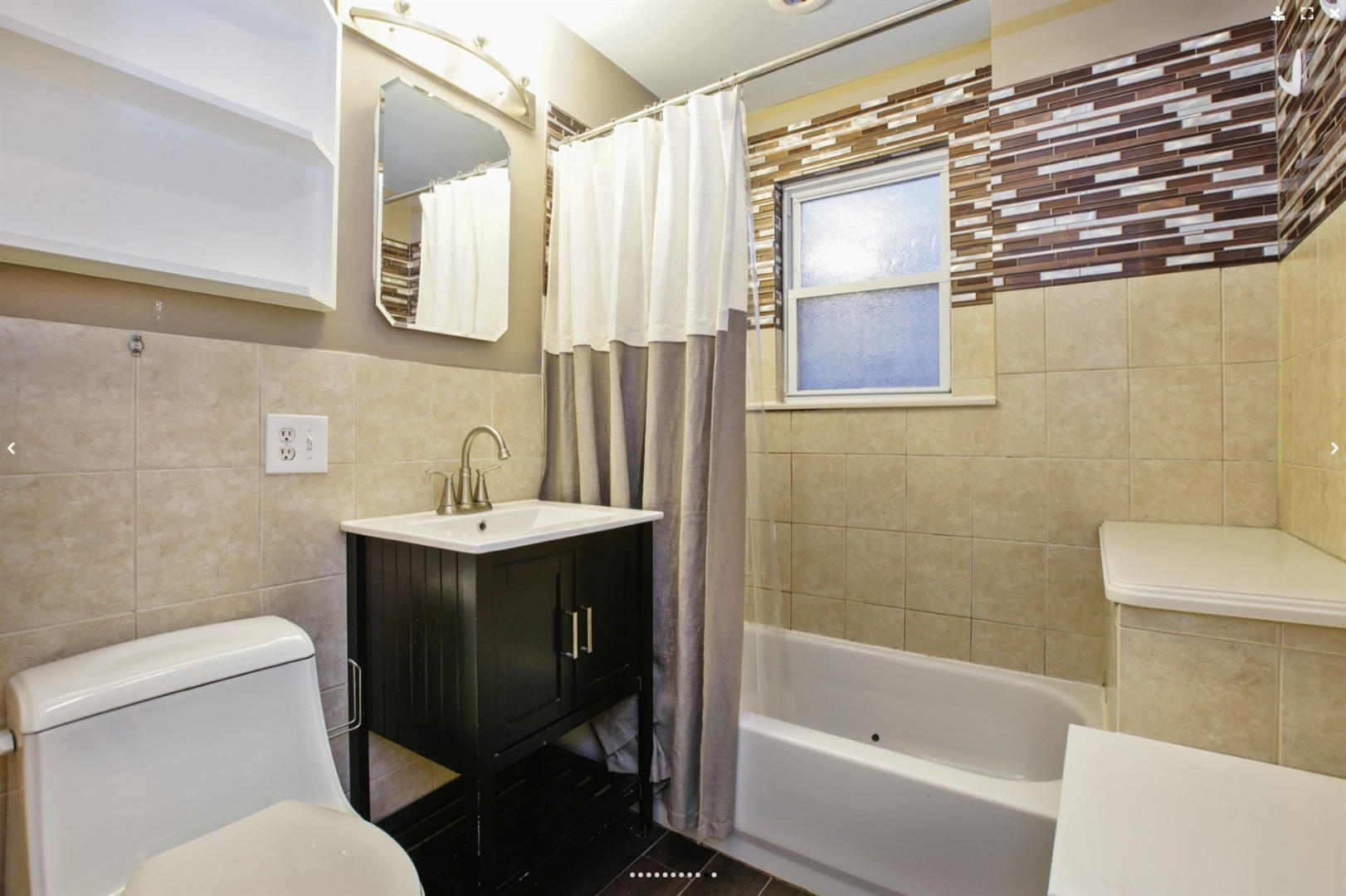 3721 N ASHLAND Avenue Unit: 2