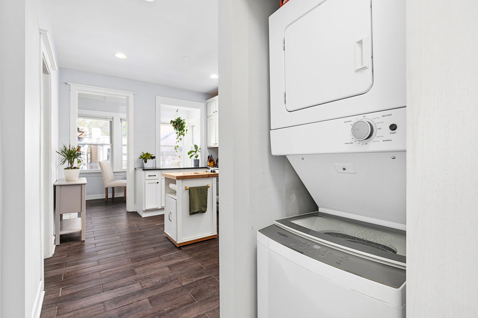 3721 N ASHLAND Avenue Unit: 2