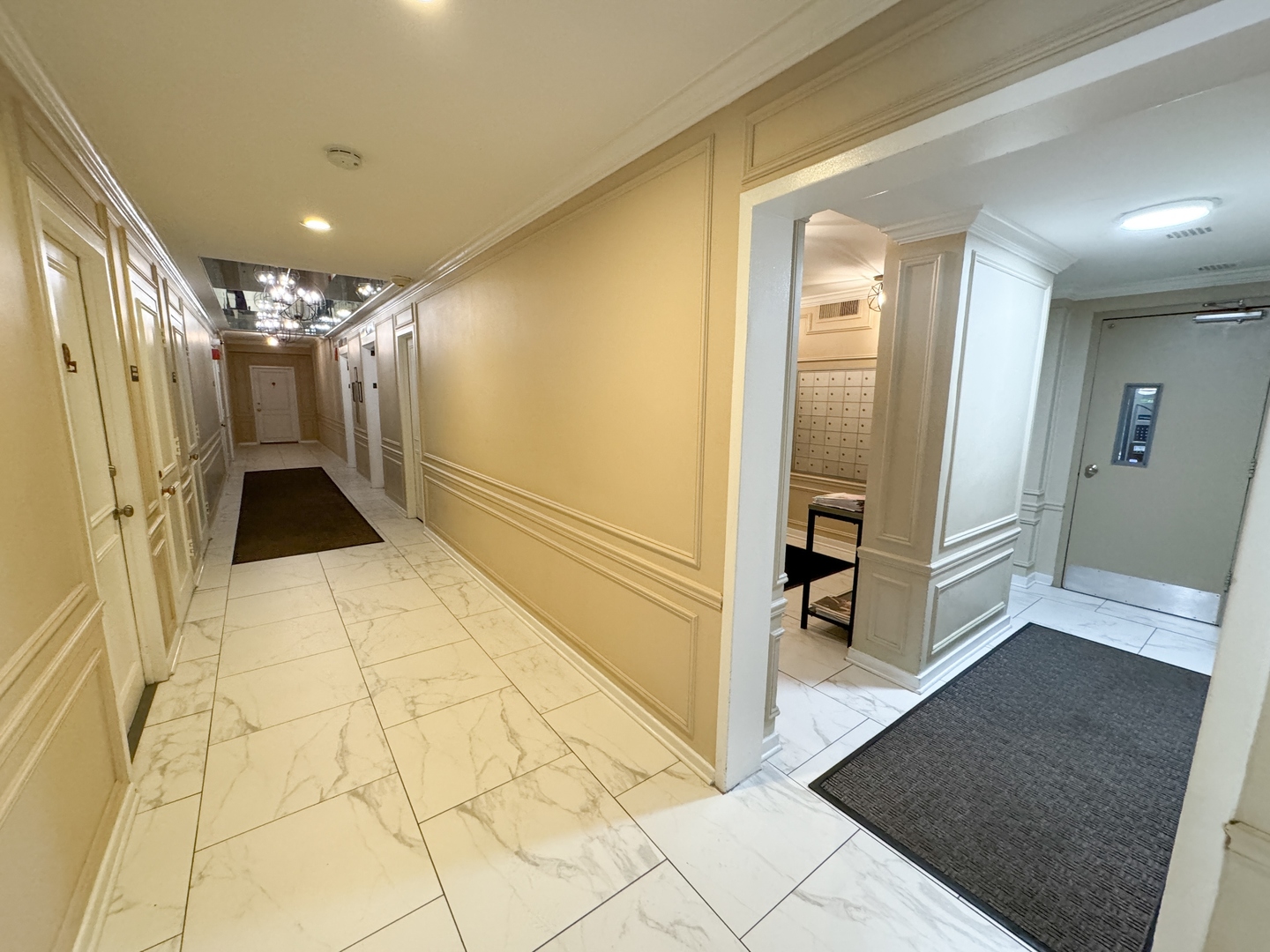2909 N SHERIDAN Road Unit: 901