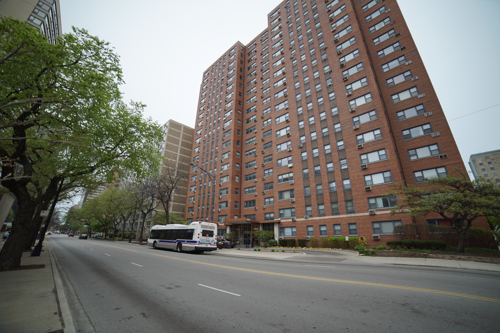 2909 N SHERIDAN Road Unit: 901
