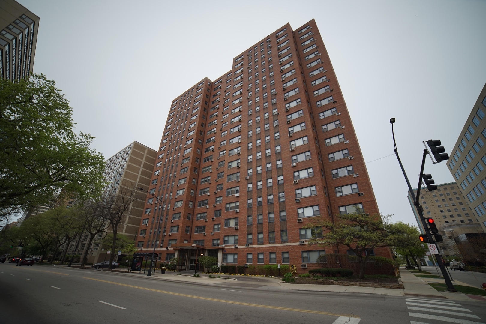 2909 N SHERIDAN Road Unit: 901