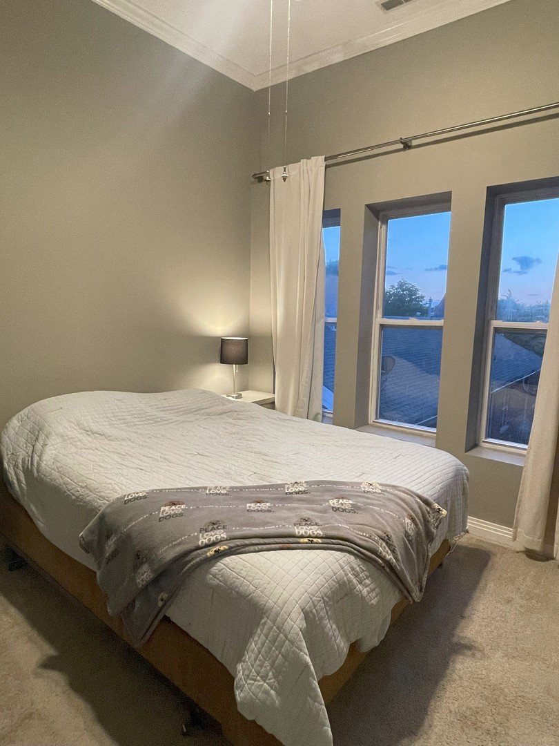 4445 N Paulina Street Unit: E3