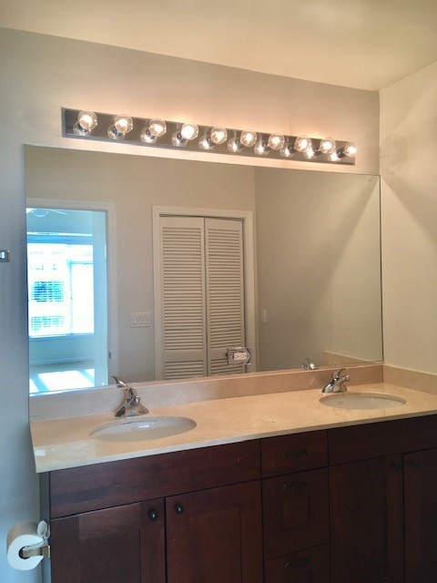 657 W Fulton Street Unit: 403