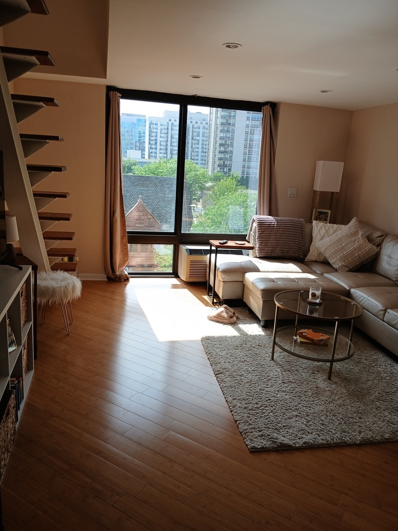 1221 N Dearborn Street Unit: 601N