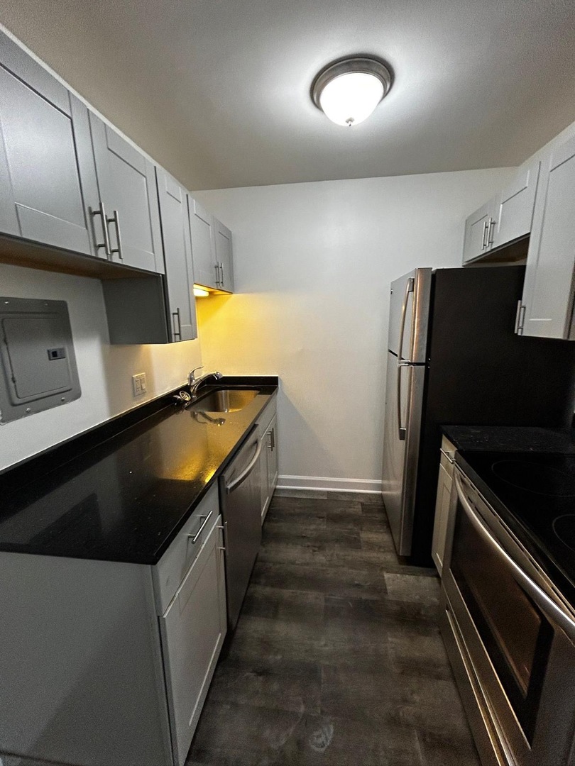 6002 N Winthrop Avenue Unit: 101