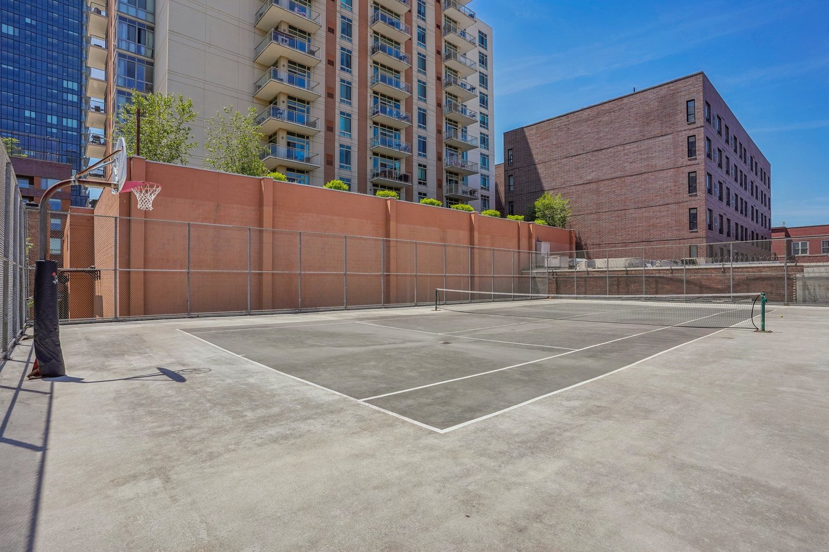 1212 N Wells Street Unit: 402