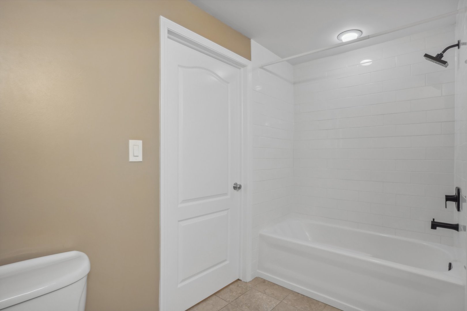1212 N Wells Street Unit: 402