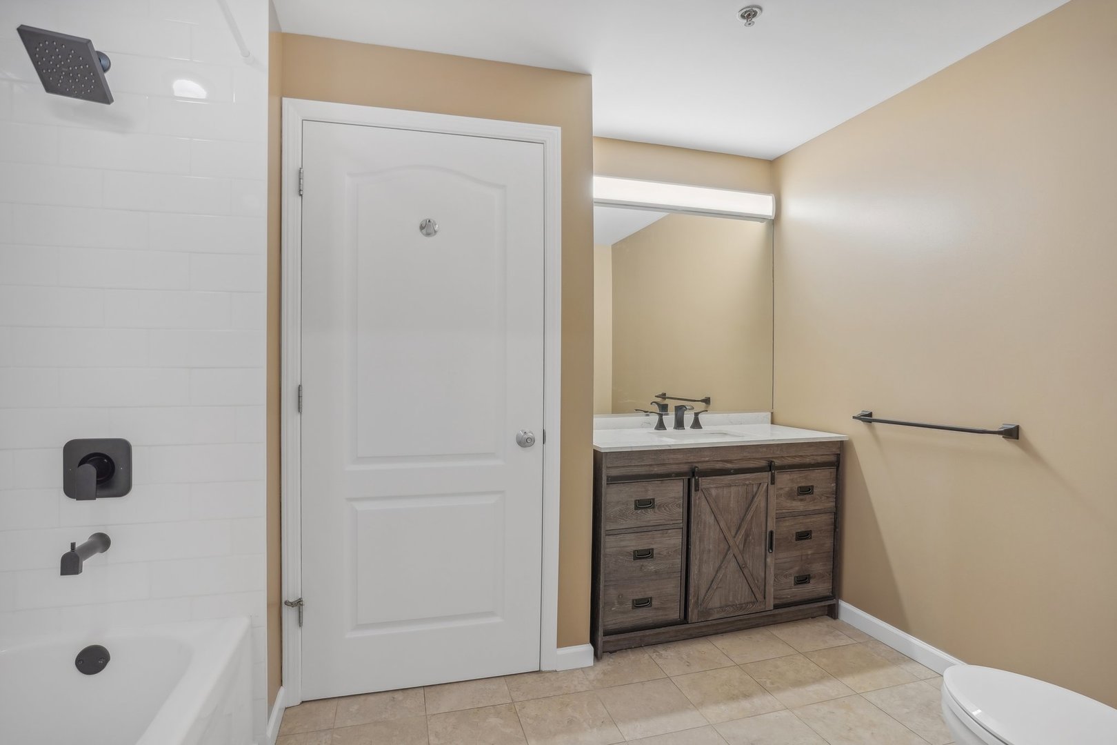 1212 N Wells Street Unit: 402