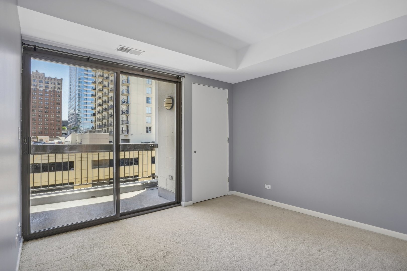 1212 N Wells Street Unit: 402