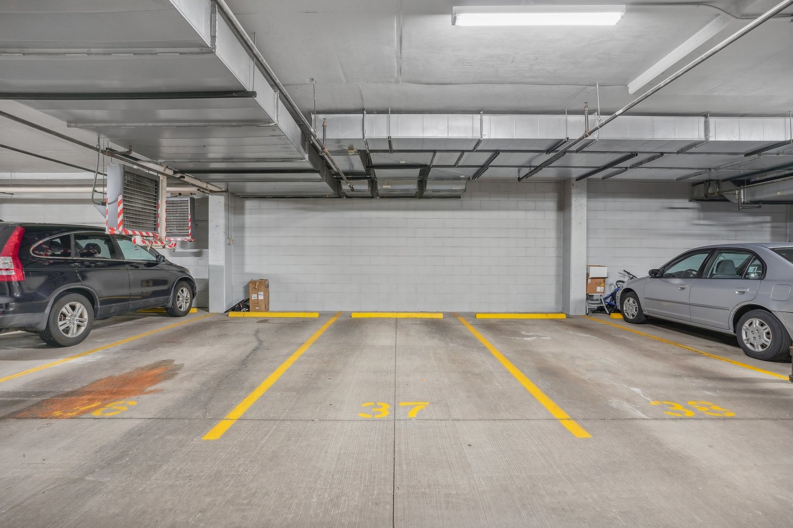 1212 N Wells Street Unit: 402