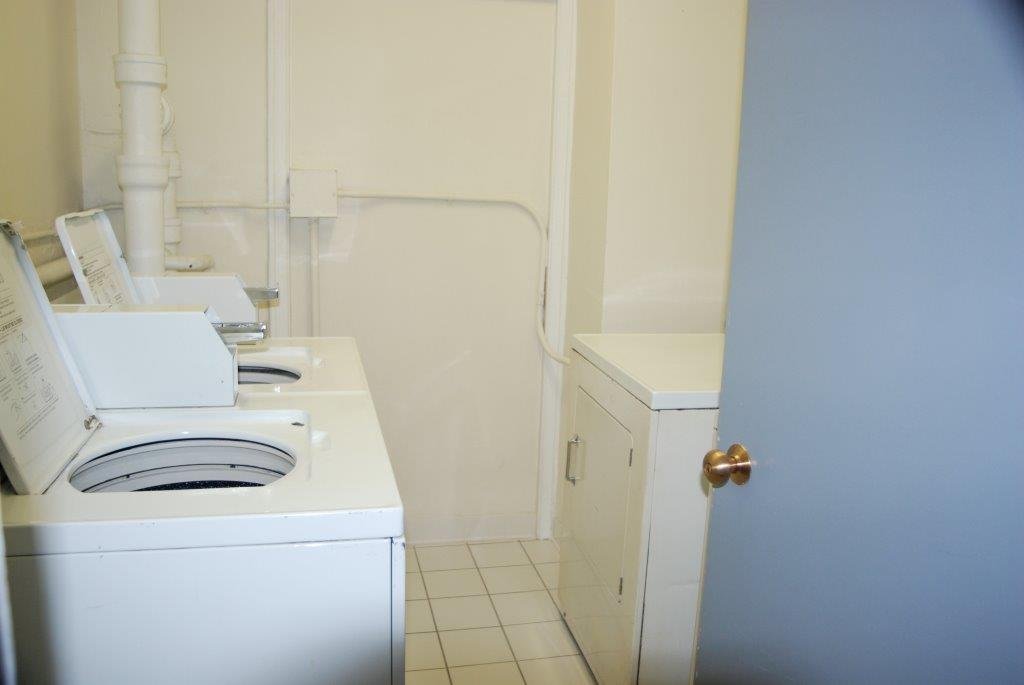 10 W Elm Street Unit: 806