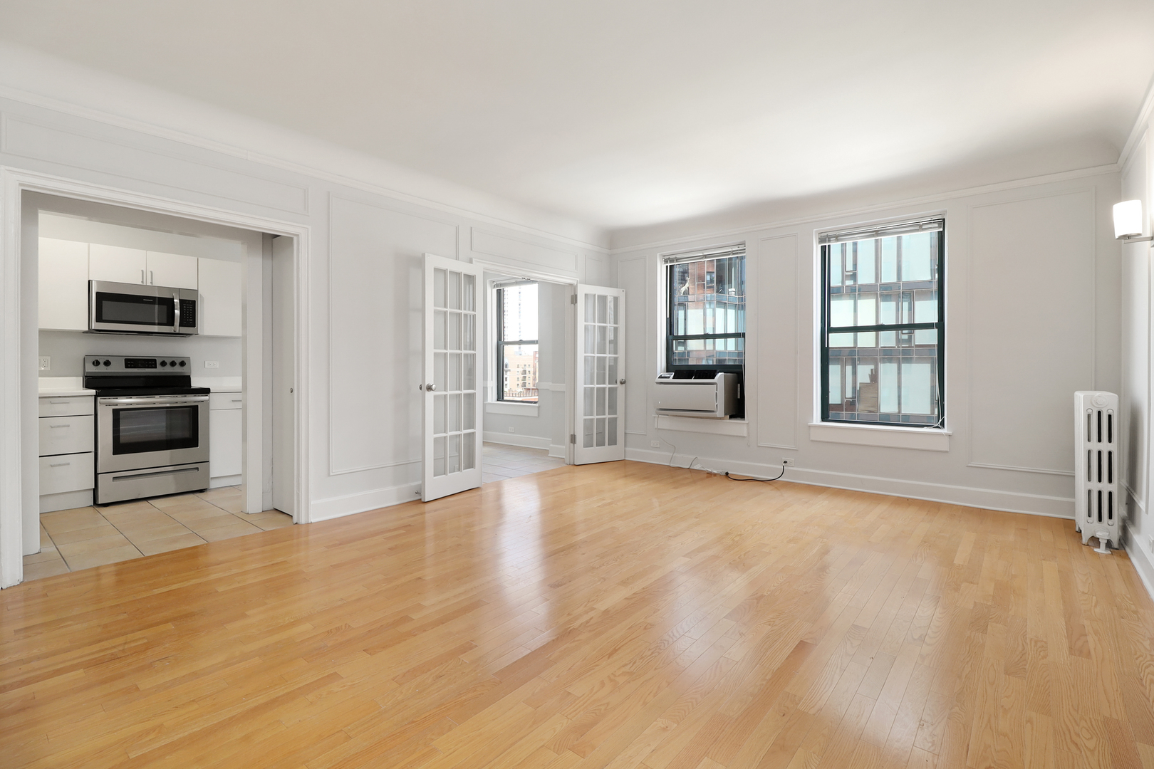 10 W Elm Street Unit: 806