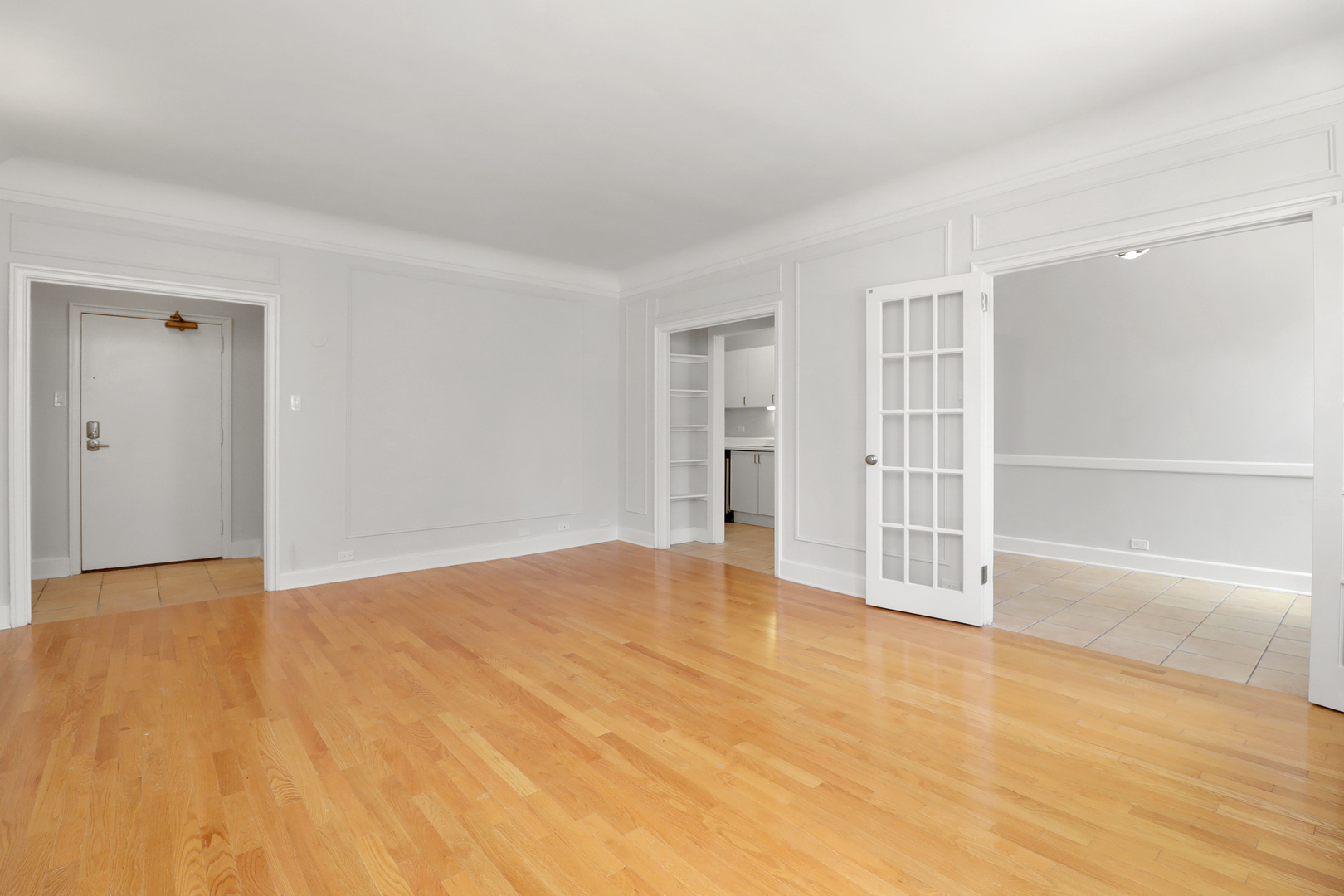 10 W Elm Street Unit: 806