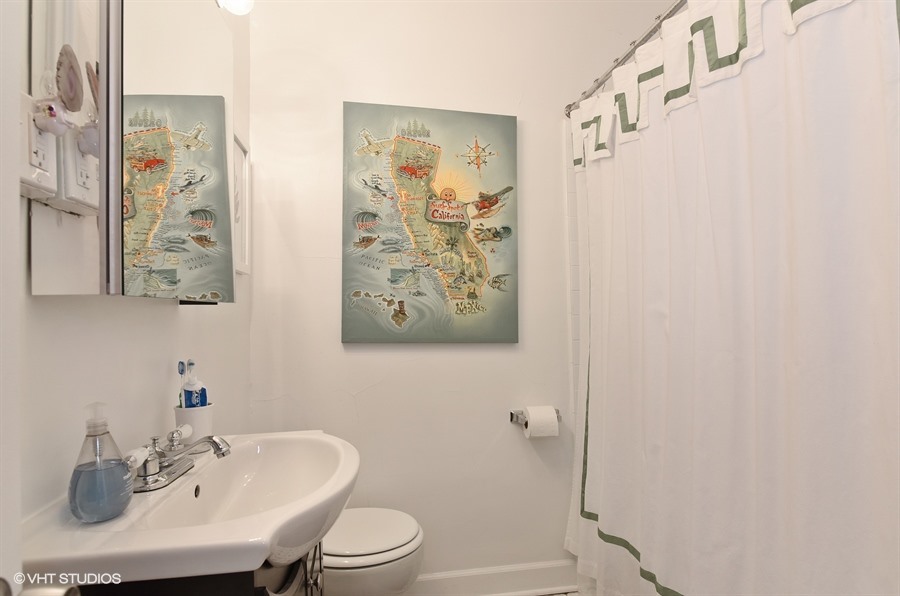 432 W Belmont Avenue Unit: 601