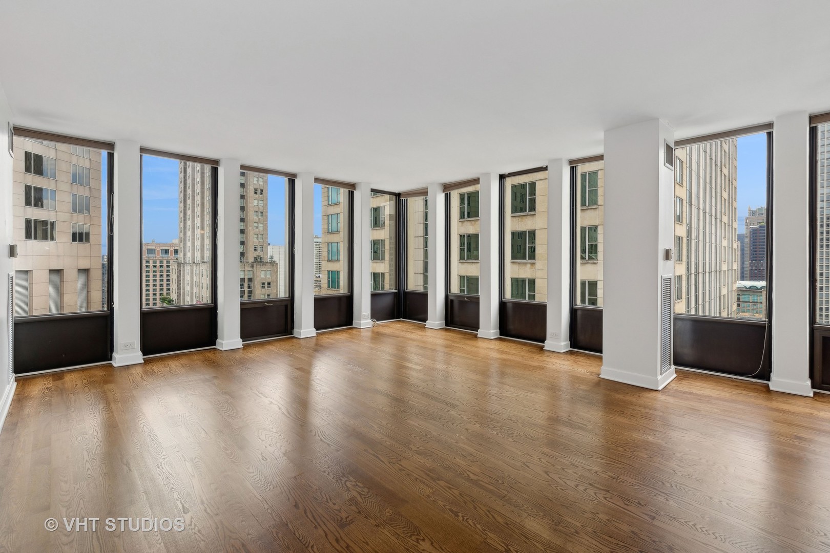 100 E Walton Street Unit: 32D
